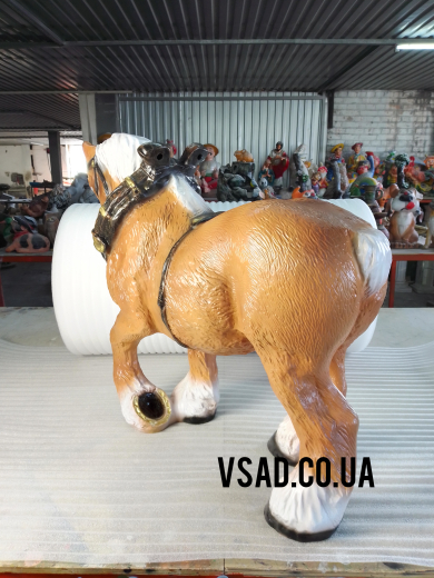 Садова фігура Кінь Садова фігура Кінь